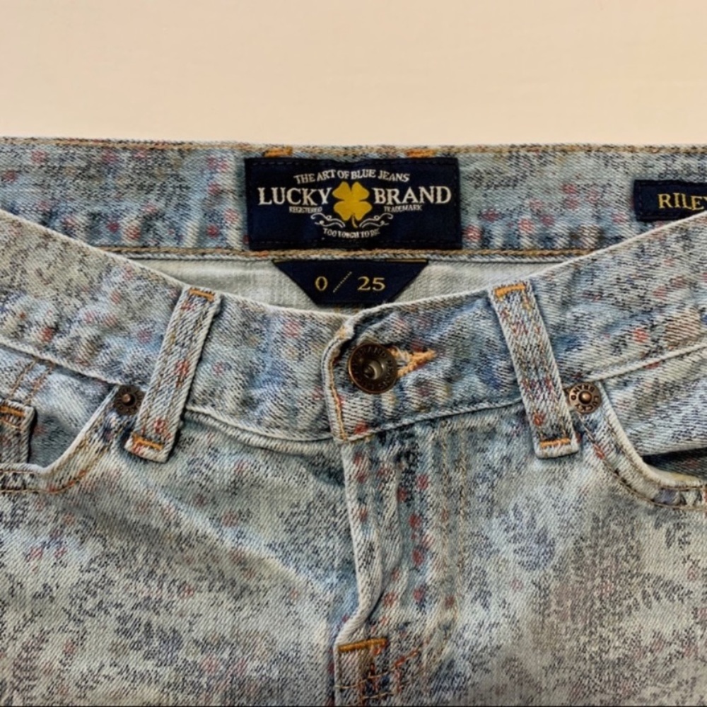 Lucky Brand Riley Floral Print Jean Shorts - Picture 2 of 8